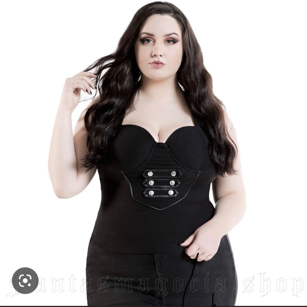 Killstar top never worn didn’t fit forgot to return , can’t fit in it tags on